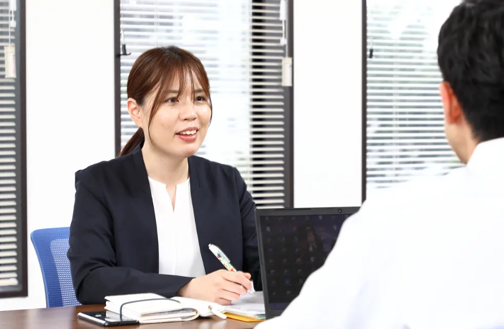 インタビューの写真